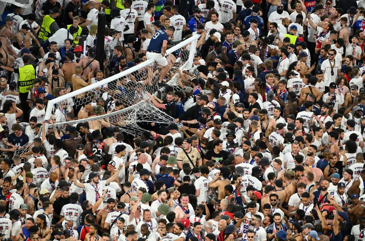 西甲今晨走向成谜,巴黎圣日耳曼单刀错失,赛场秩序良好,更衣室氛围转暖的简单介绍 西甲今晨走向成谜,巴黎圣日耳曼单刀错失,赛场秩序良好,更衣室氛围转暖的简单介绍