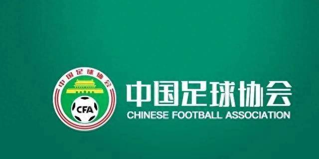 关于社区盾倒计时；斯图加特清晨临场应变；细节引发关注；球迷炸锅；球队文化再被提及的信息