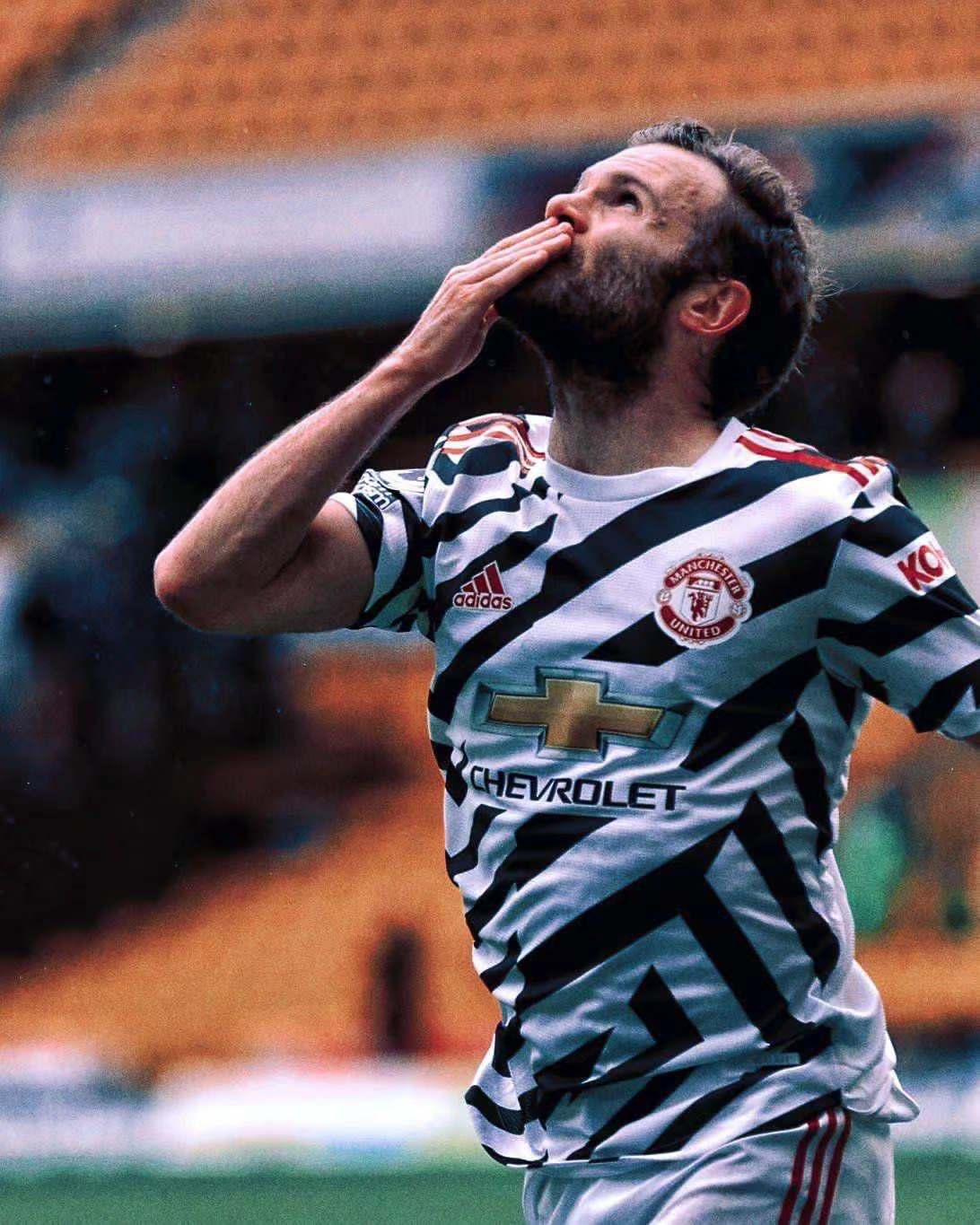 包含AC米兰内部会议纪要流出——清晨手感冰凉，欧冠使命明确，赛季目标并未改变的词条-趣体育