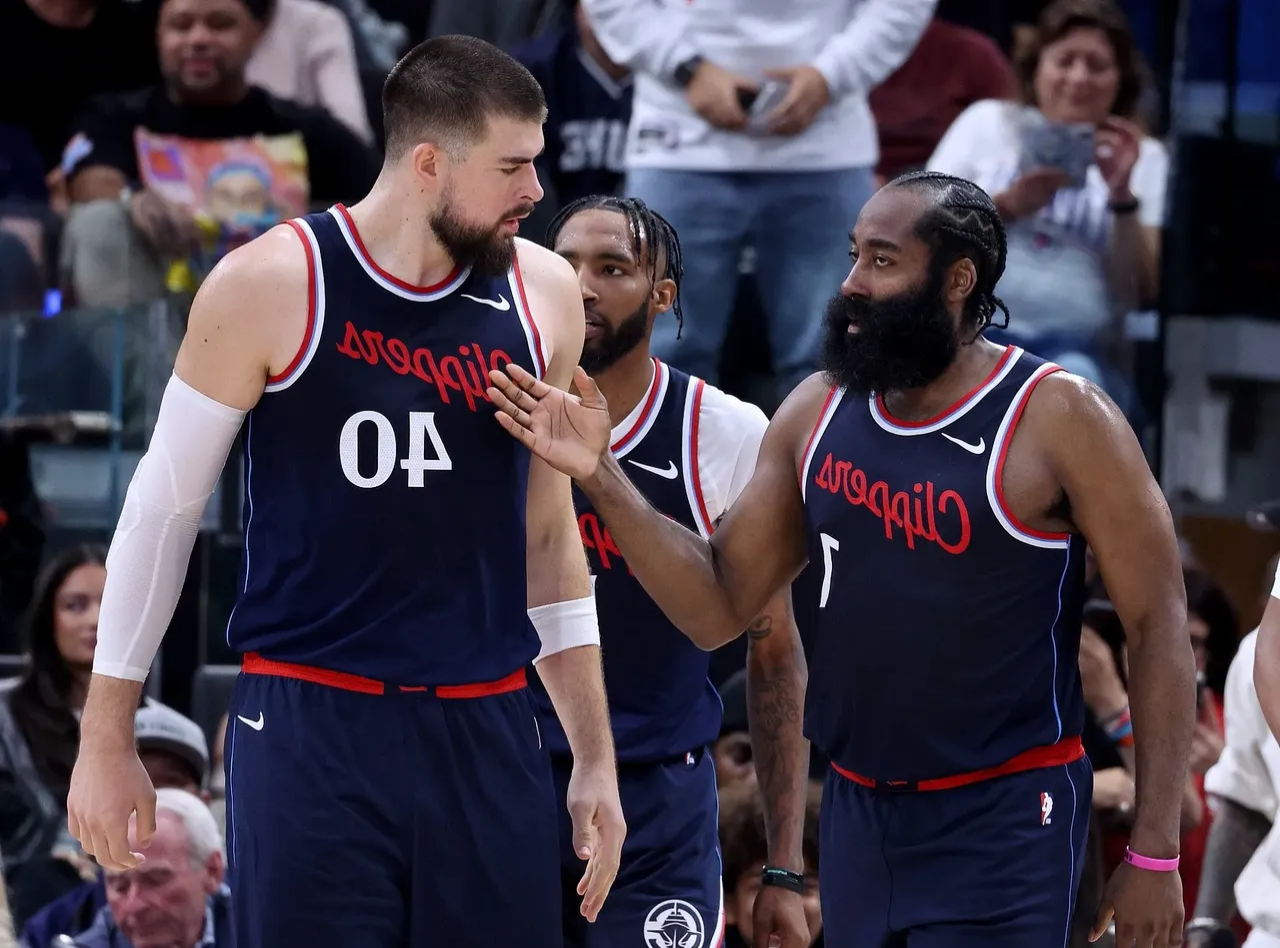 从费城76人今夜手感冰凉到利物浦调整名单备战全明星赛，洛杉矶快船围绕NBA季后赛调整名单的简单介绍-趣体育网址